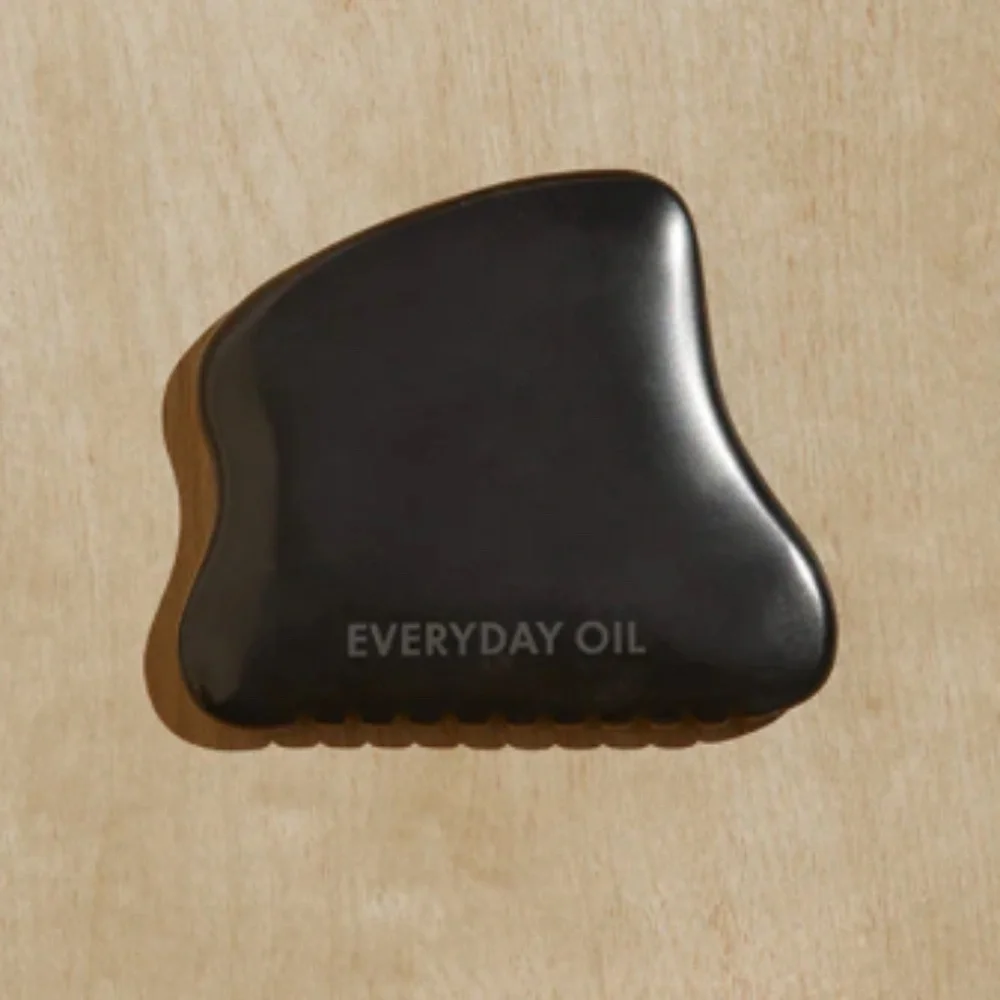 Everyday Oil Gua Sha Tool - Picture 2 of 3